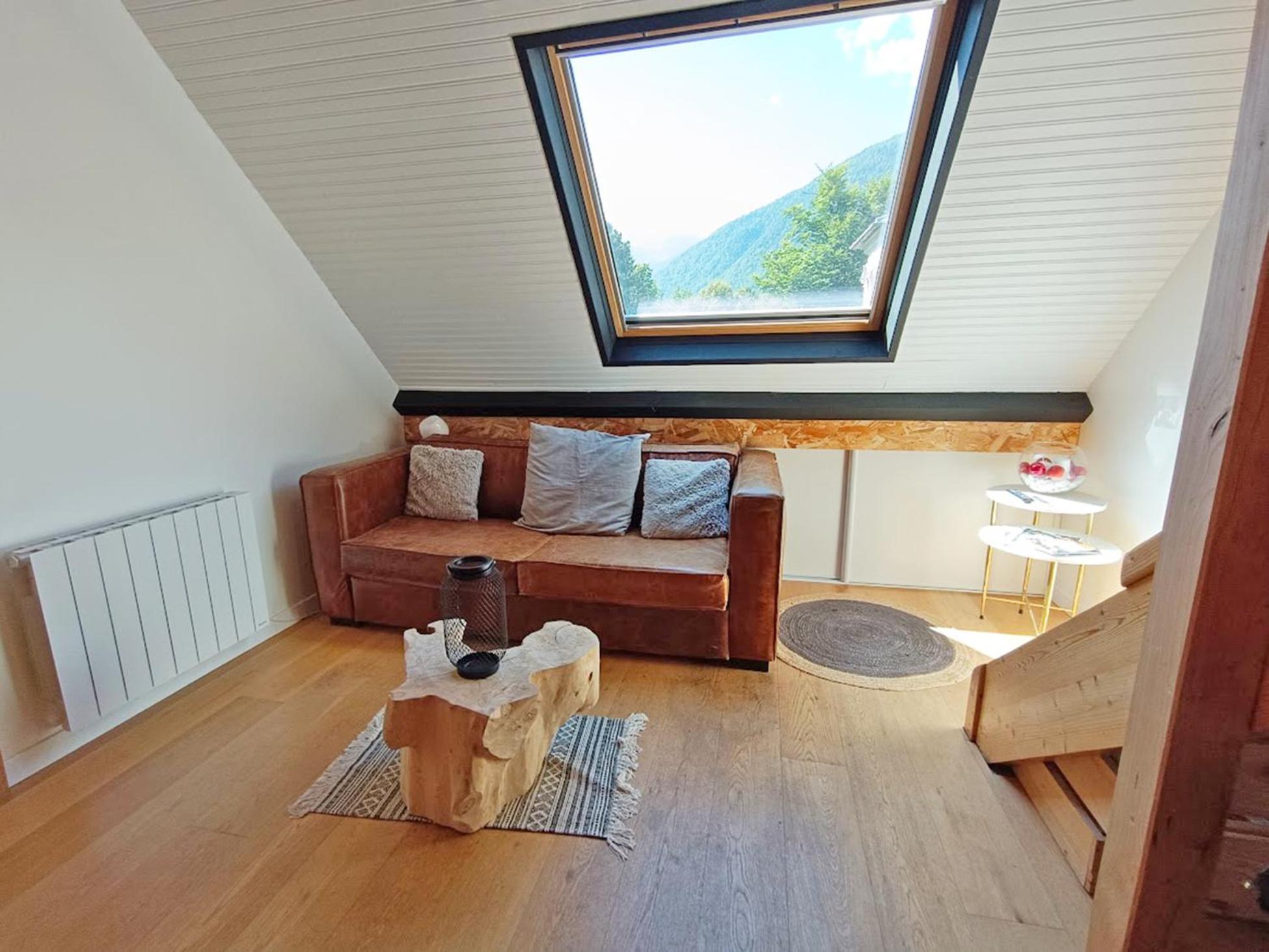 Ferienwohnung Le Nid De Juliette, T3 Duplex, Parking, Cave Bagnères-de-Luchon Exterior foto